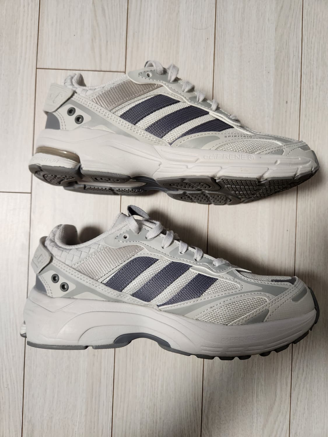 아디다스 운동화 스피리테인 2000 IE1890 러닝화 사이즈230

신 상품이미지6