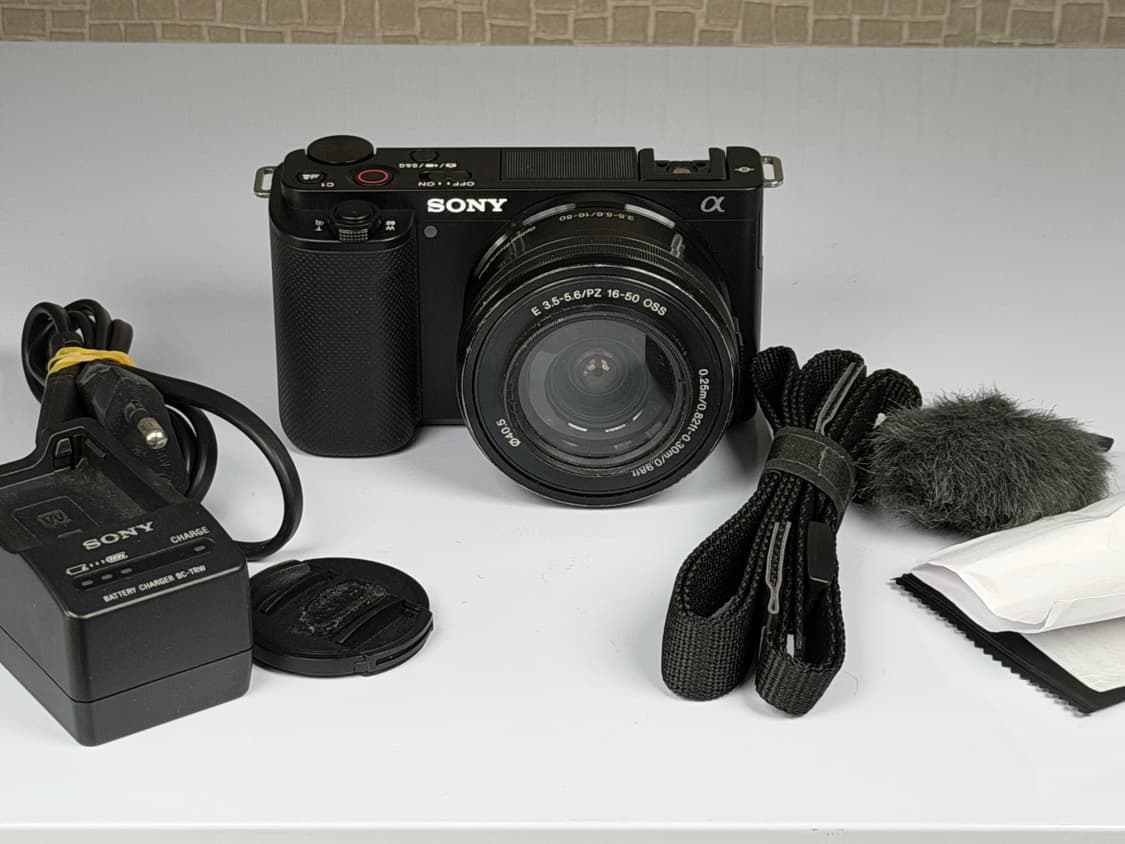 소니 ZV-E10 미러리스 브이로그 카메라 상품이미지1