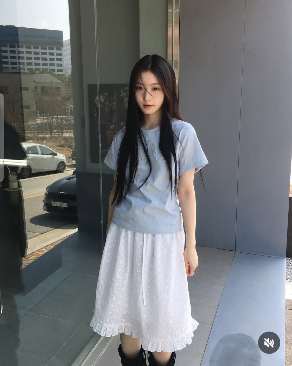 [새상품] 플라워 패치 반팔티셔츠 상품이미지1