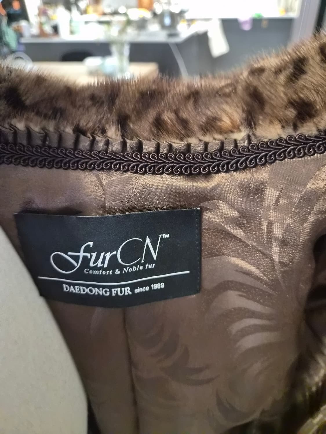 [천연 밍크 100%] 대동모피 레오파드 롱 밍크 코트 상품이미지3