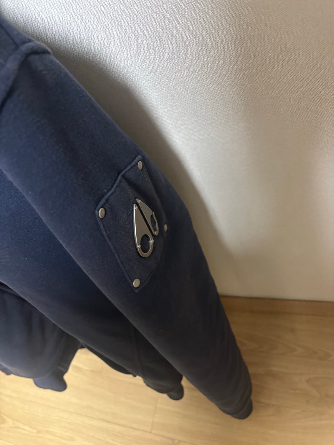 무스너클 버니스웨터 판매 합니다 상품이미지2