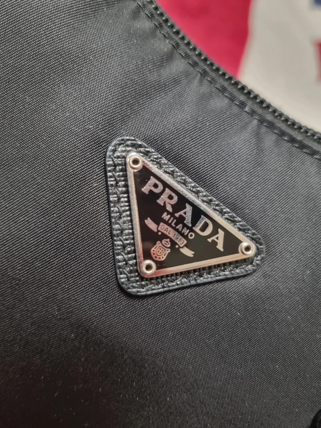 프라다 리에디션 2000 나일론 미니호보백 상품이미지3