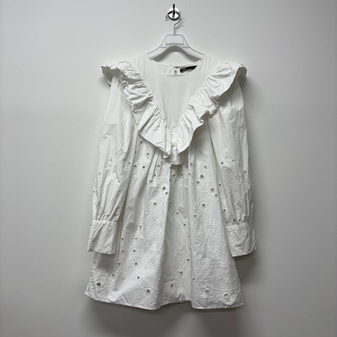 ZARA 화이트 자수 프릴 원피스  상품이미지1