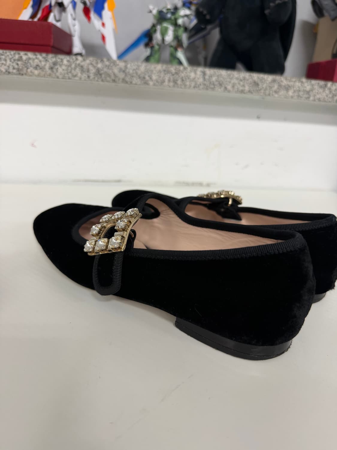 정품) 로저비비에 블랙 벨벳 큐빅 장식 플랫 슈즈 37 상품이미지6