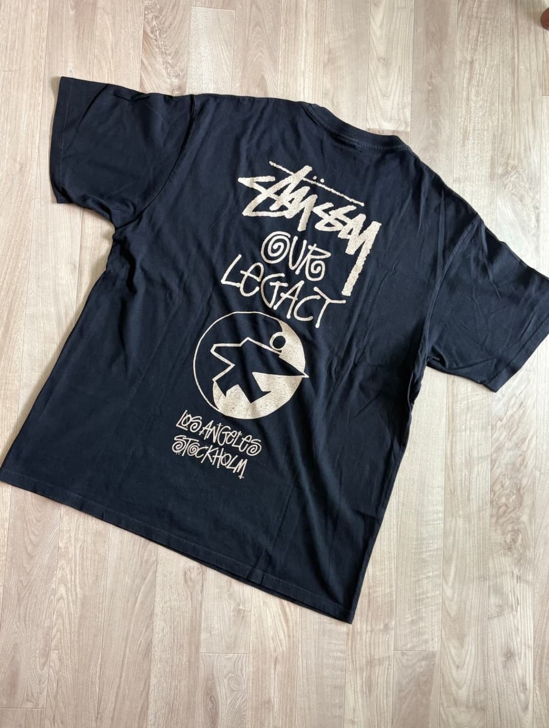 스투시 x 아워레가시 서프맨 피그먼트 다이드 티셔츠 블랙 상품이미지1