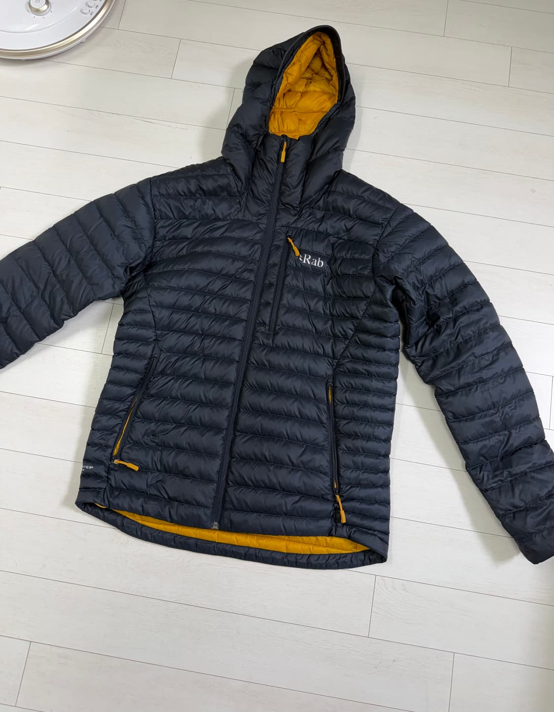 랩 마이크로라이트 벨루가 L 사이즈  상태 8.5/10  사진찍고 절대  상품이미지1