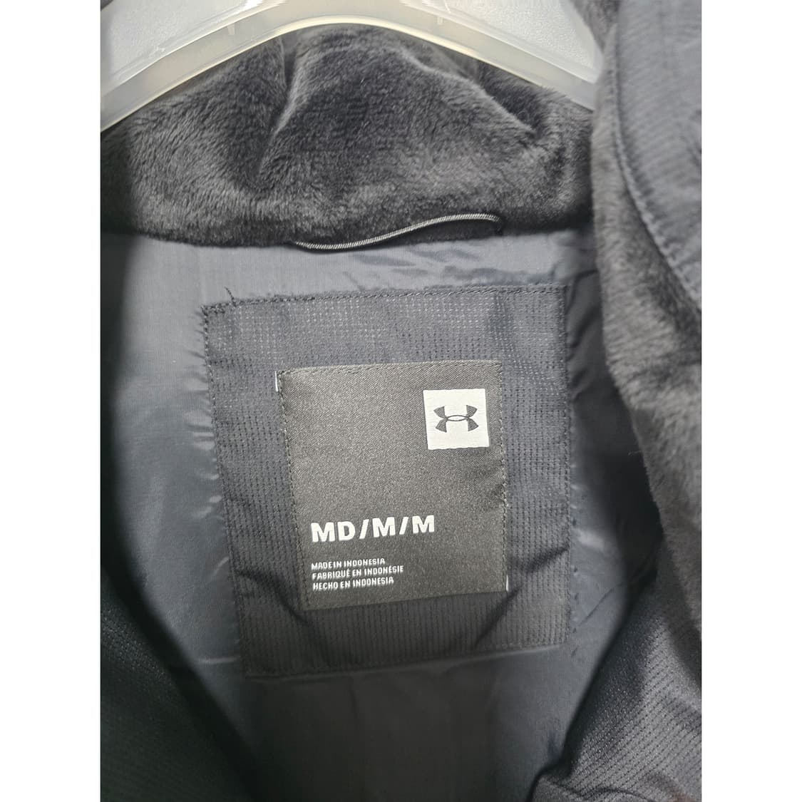 택포) 언더아머 패딩 M 사이즈 상품이미지2