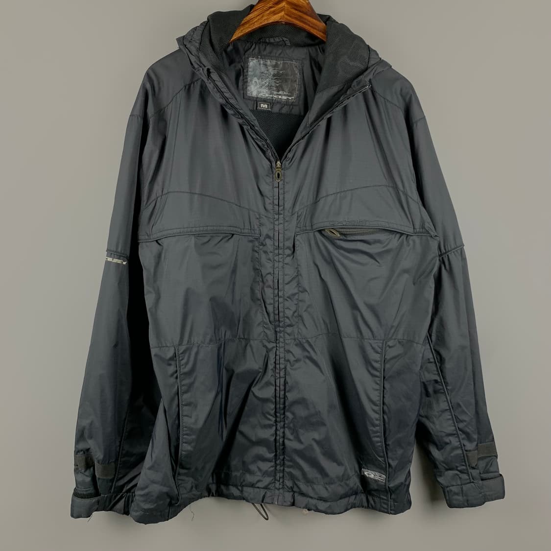 오클리 백로고 블랙 테크니컬 바람막이 상품이미지2