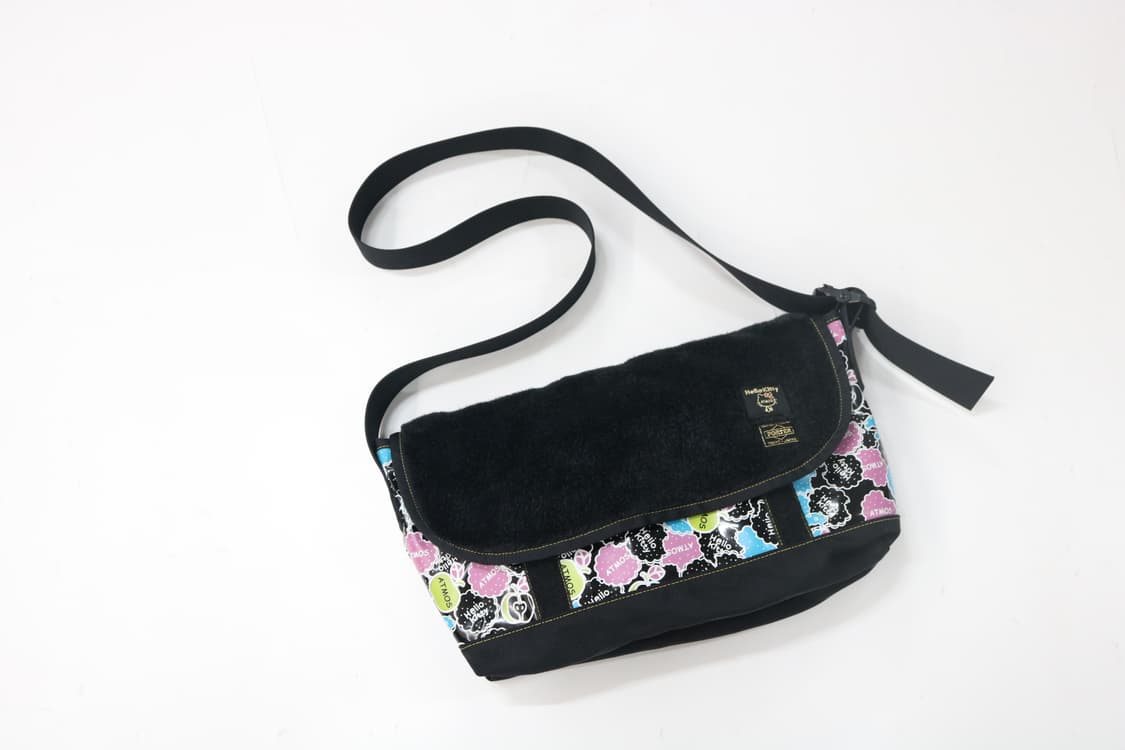 포터 × 아트모스 × HELLO KITTY 콜라보 벨루아 메신저백 상품이미지2