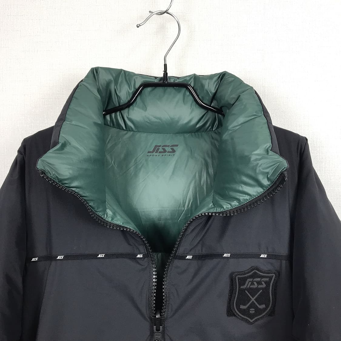 질스튜어트스포츠 라인배색 양면 덕다운 패딩 점퍼 남성100 상품이미지3