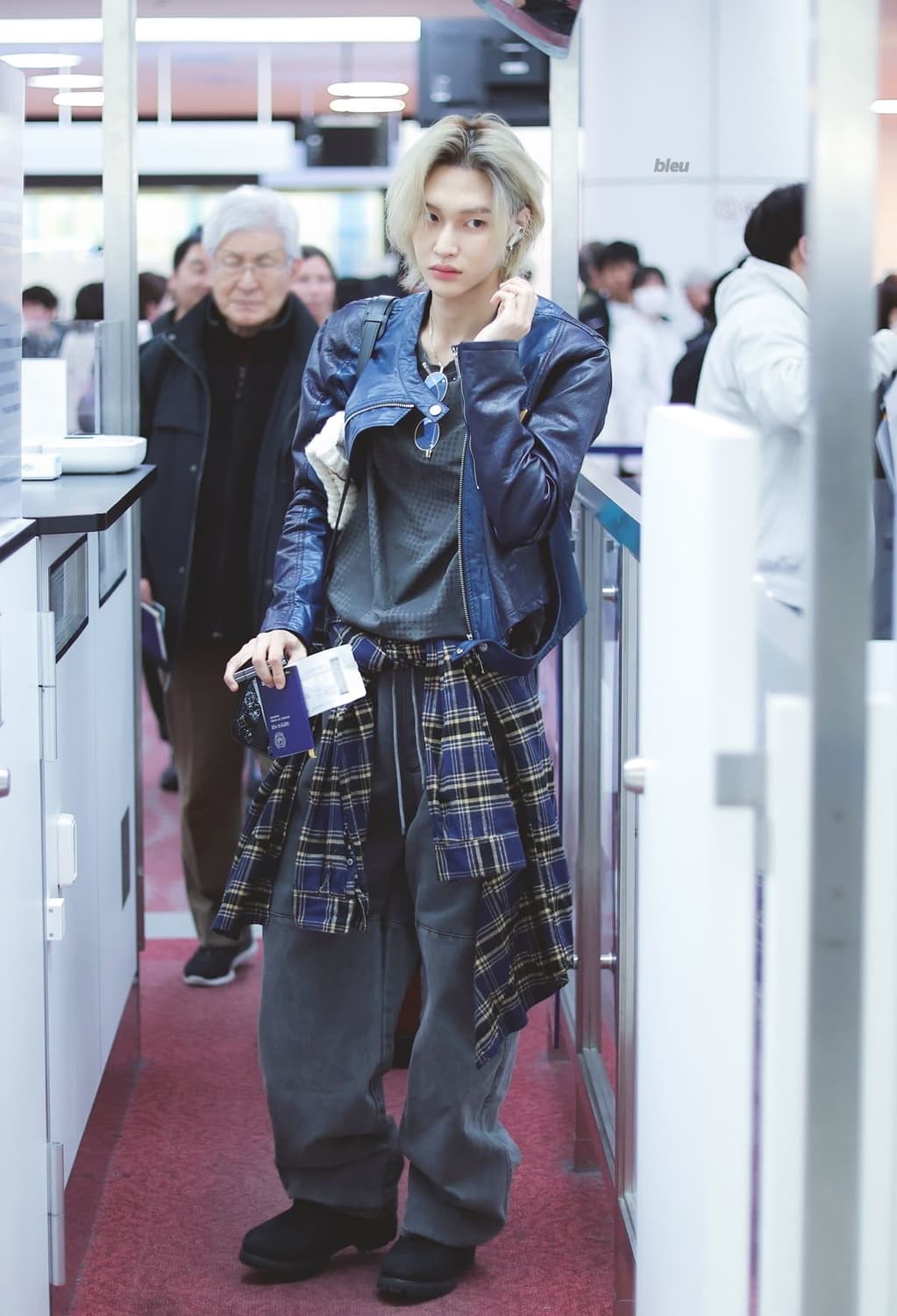 새상품) 라이즈 원빈 착용 급처 써저리 커브 레더 자켓 블루 s사이즈 상품이미지2