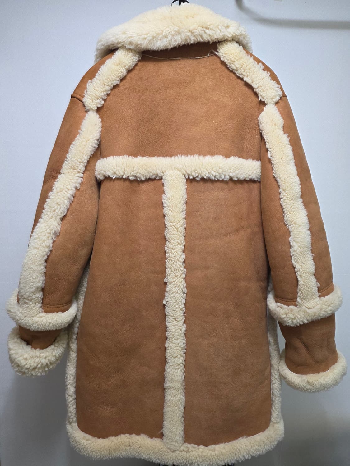 아크네 스튜디오 롱 무스탕 자켓 정품 상품이미지2