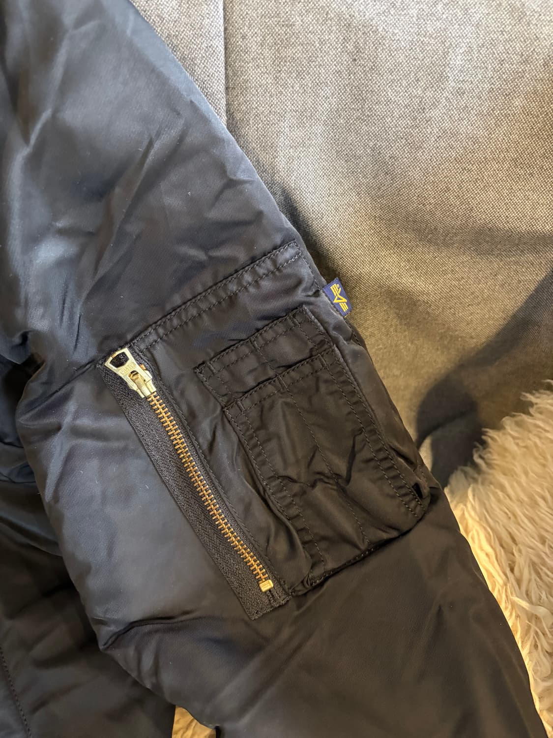 알파 인더스트리 ma-1 항공점퍼 블랙 상품이미지3