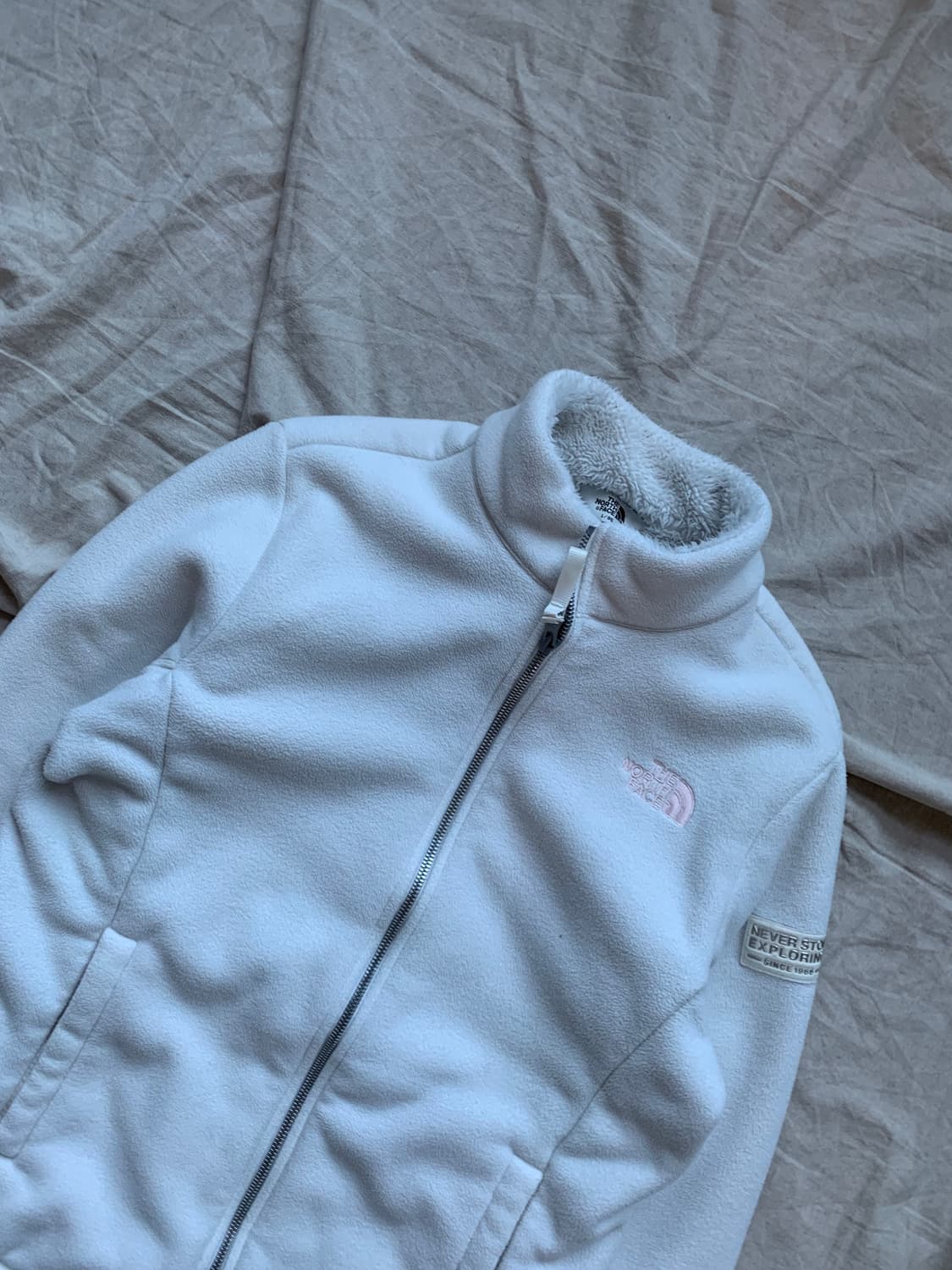 노스페이스 화이트라벨 핑크 로고 화이트 플리스 집업 상품이미지6