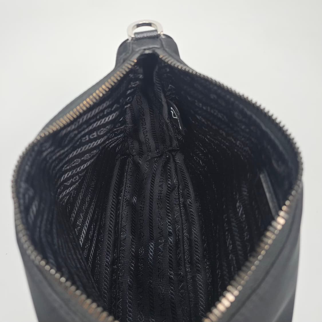 프라다 리나일론 앤 사피아노 레더 숄더백 상품이미지9