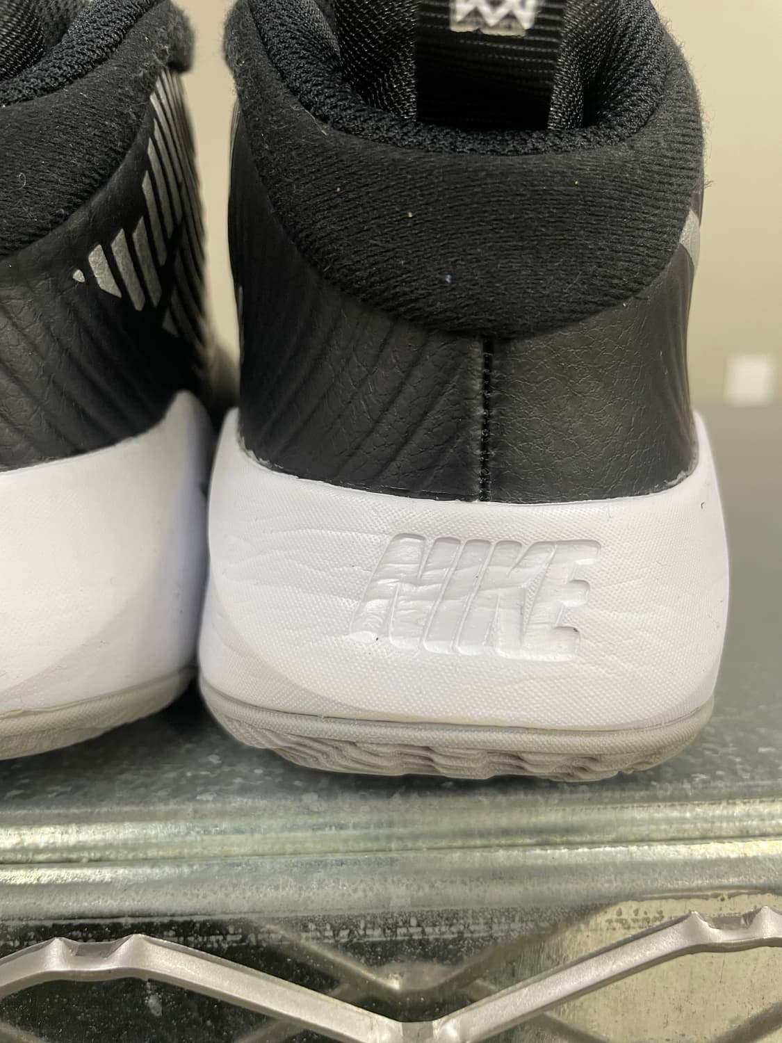 나이키 팀 허슬 D9 블랙 화이트 240 상품이미지7