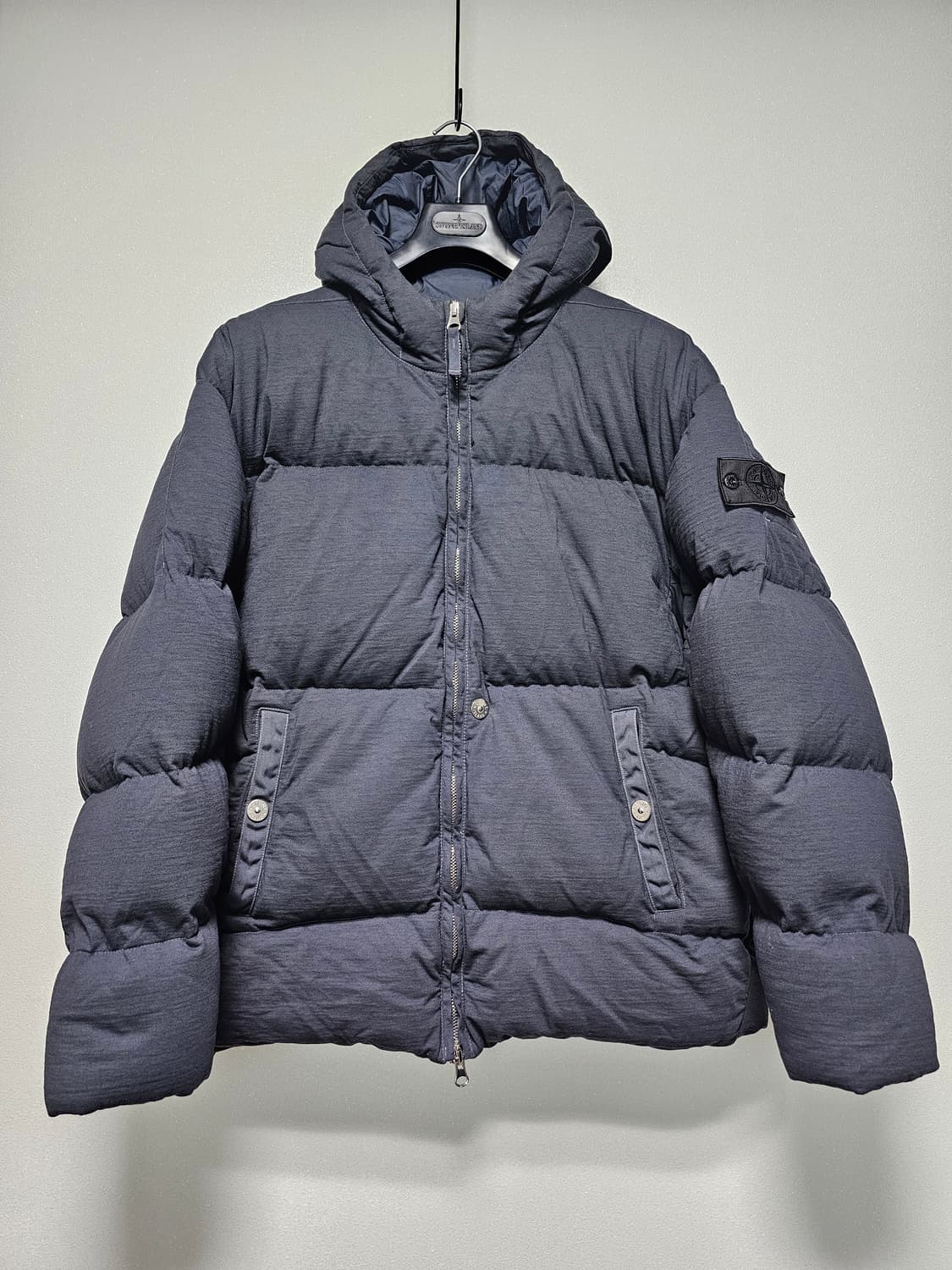 스톤아일랜드 쉐도우프로젝트 하이 덴시티 R-나일론 후드 다운 자켓 상품이미지1