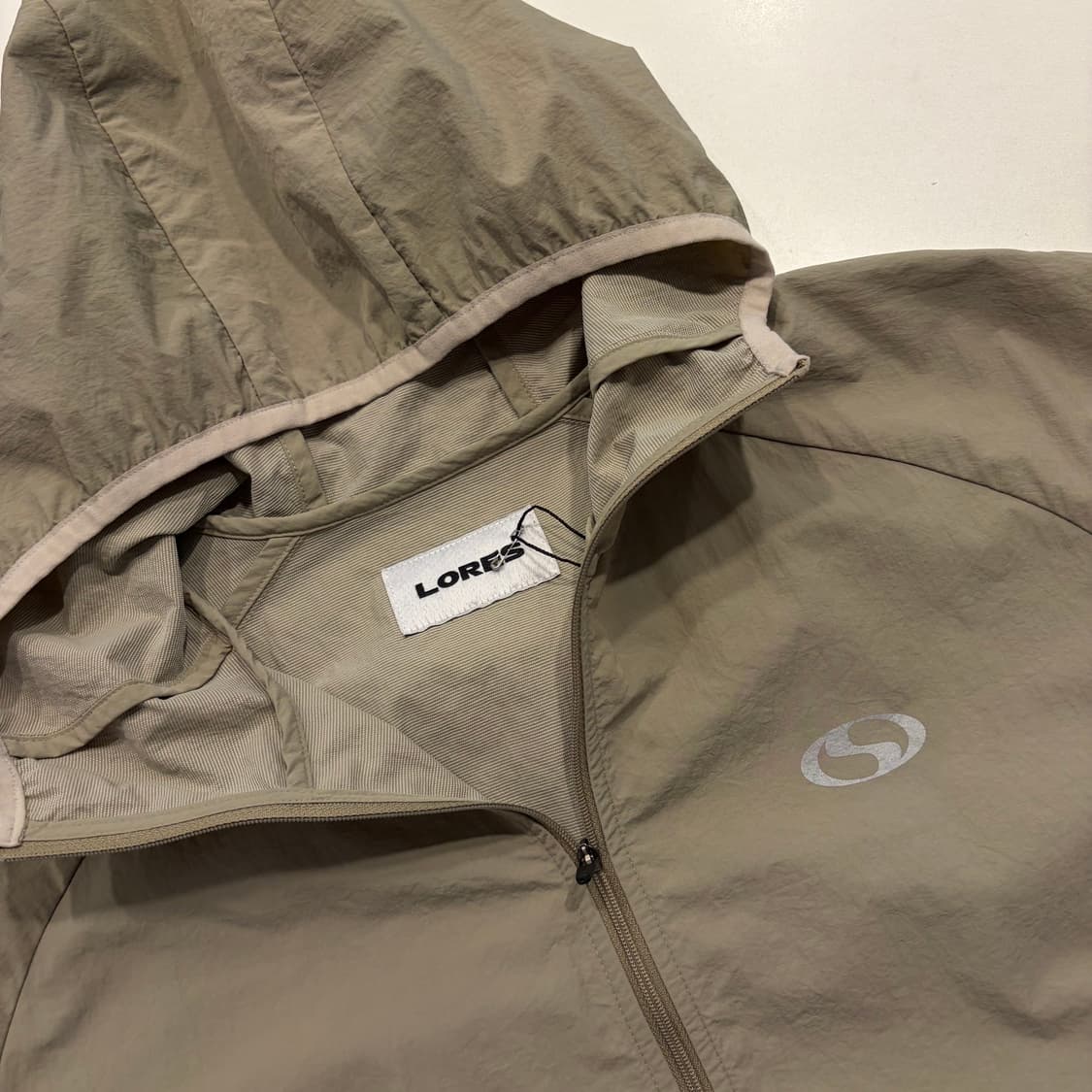 [M] 로어즈 LORES 후드 바람막이 자켓 베이지 D890 상품이미지3