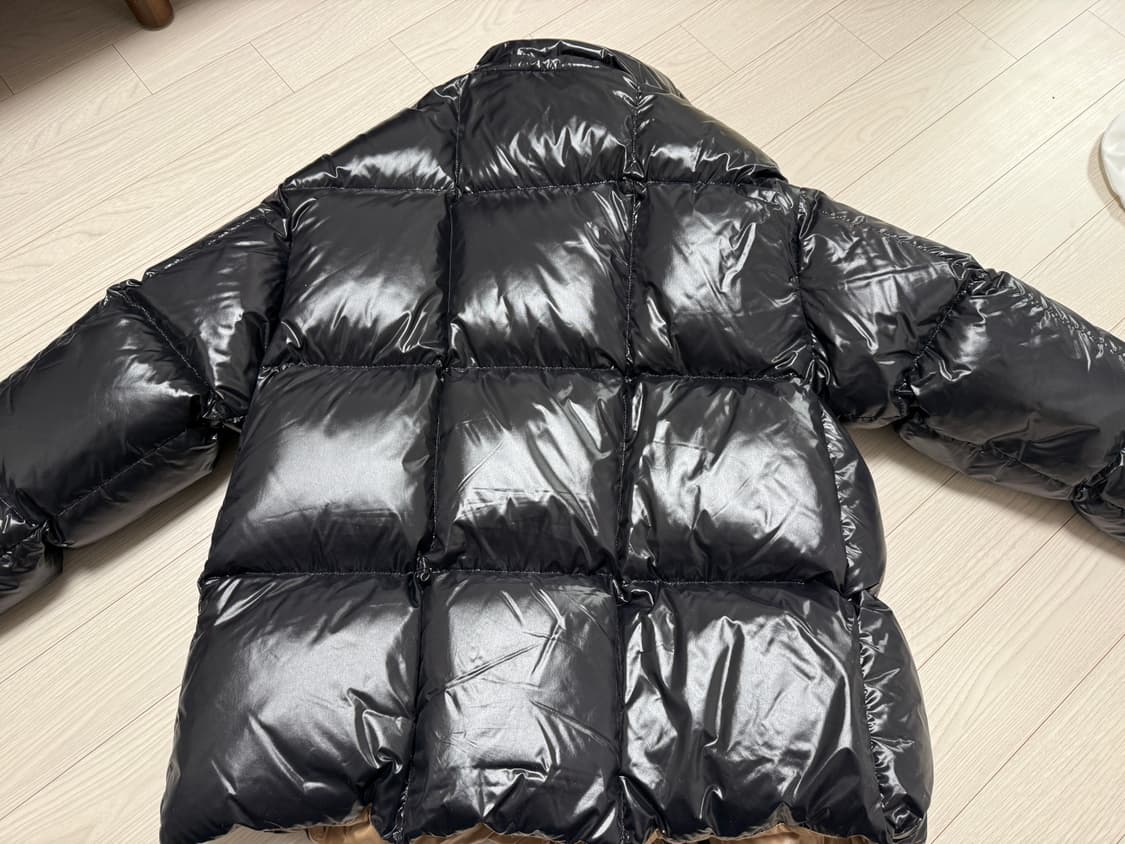 몽클레어 파라나 쇼트 다운 자켓 블랙 - 23FW 1사이즈 상품이미지2