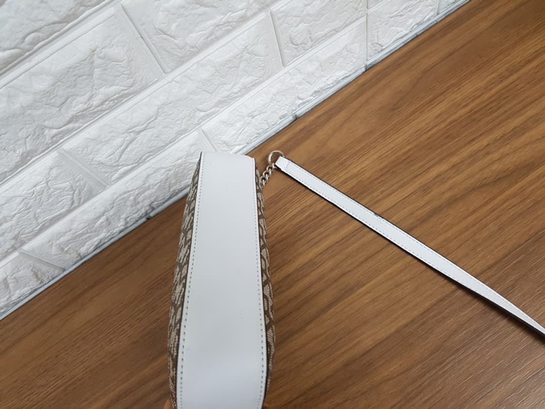 DKNY 미니 크로스백 (미사용) 상품이미지4