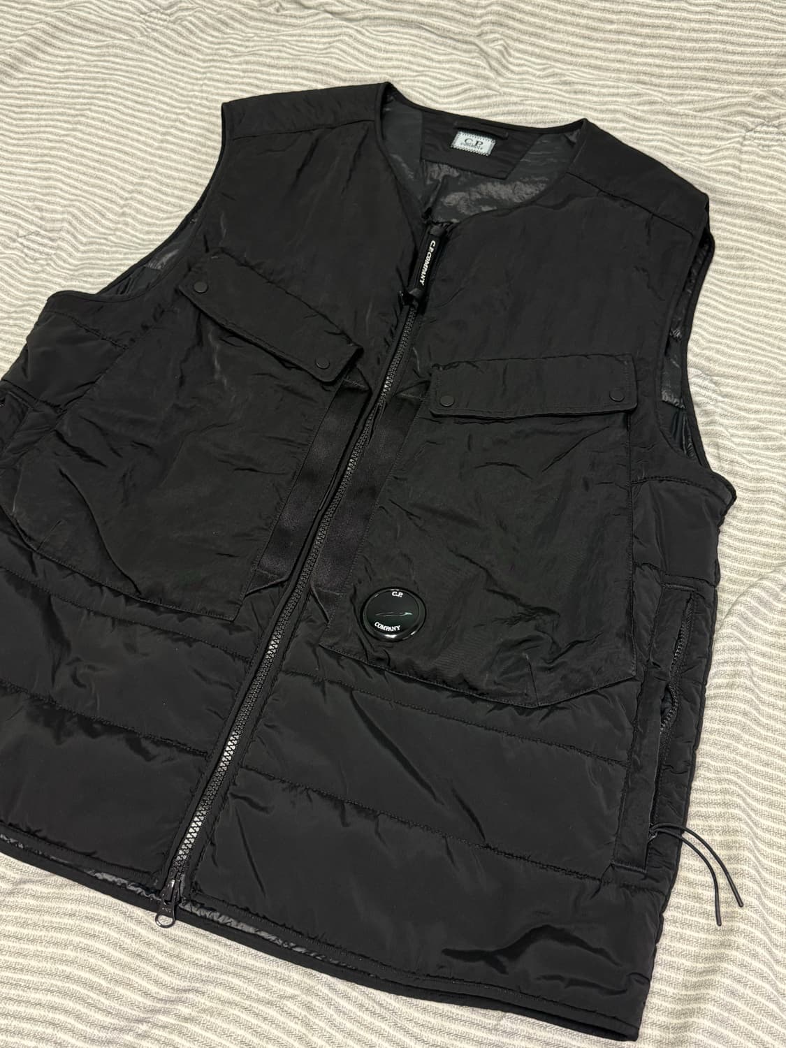CP컴퍼니 블랙 경량패딩 조끼(XL) 상품이미지3