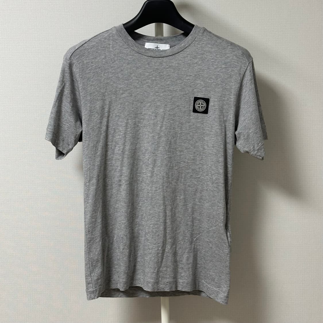 [S] 22FW 스톤아일랜드 패치 로고 반팔 티셔츠 그레이 상품이미지1