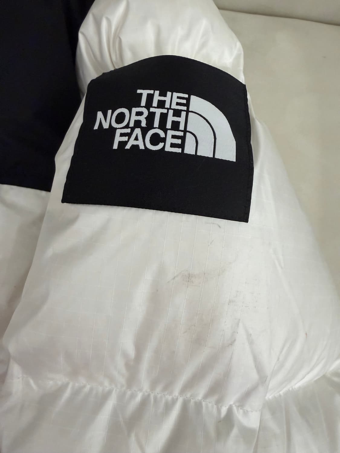 정품 노스페이스 눕시 화이트 라벨 패딩 상품이미지3