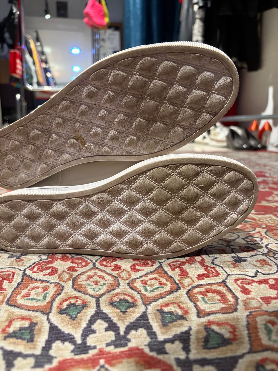 큐빅 화이트 하이탑 스니커즈 상품이미지6