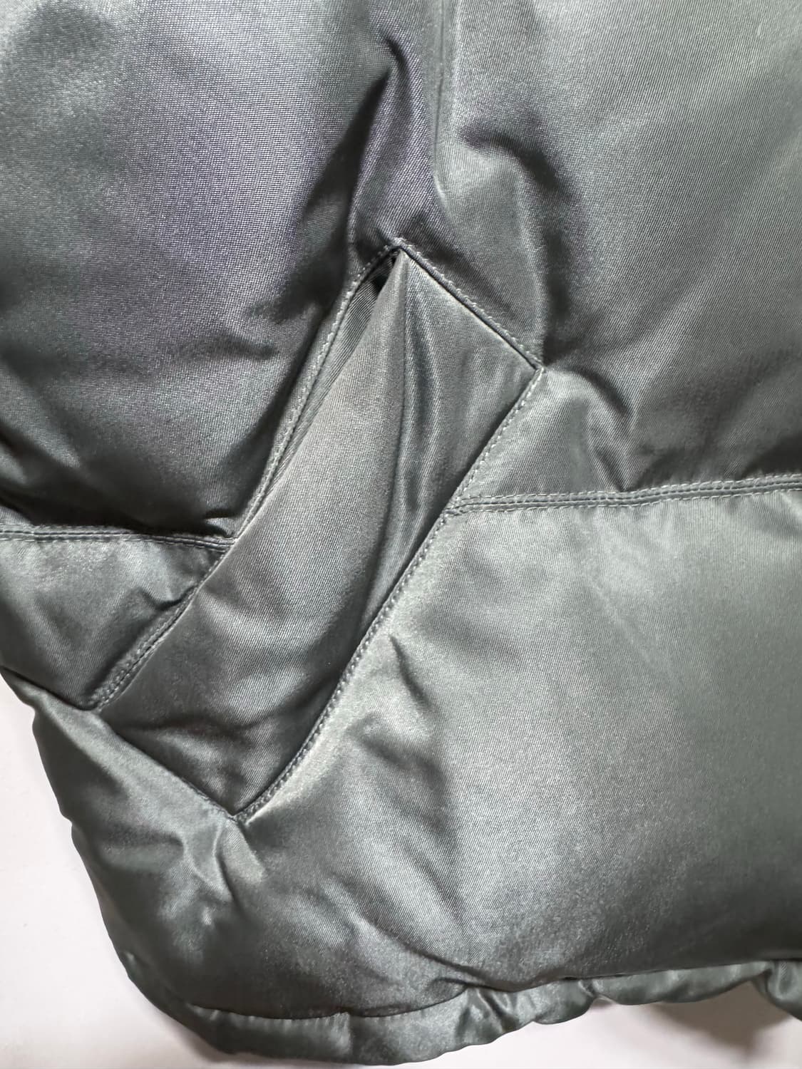 40 구찌 여성 빈티지 푸퍼 패딩 상품이미지4