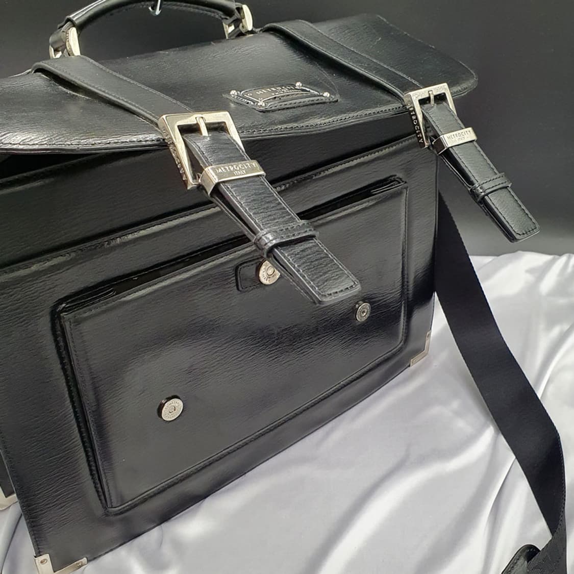 메트로시티 가죽 엣지 서류가방 중고 가방 은피아노 상품이미지5