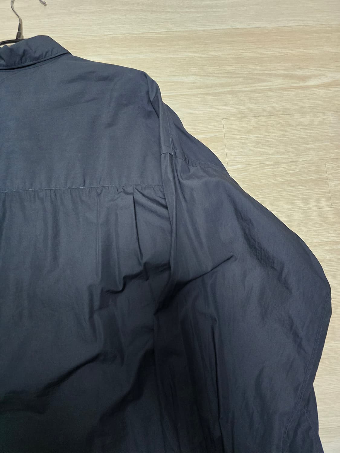 그라프페이퍼 브로드 오버사이즈 레귤러 카라 셔츠
- 2 사이즈 상품이미지8