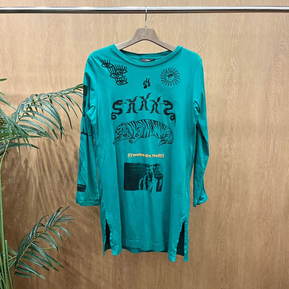 디젤 롱 슬리브 티셔츠 애니멀 레터링 프린팅 사이드 지퍼 디테일 그린 상품이미지1