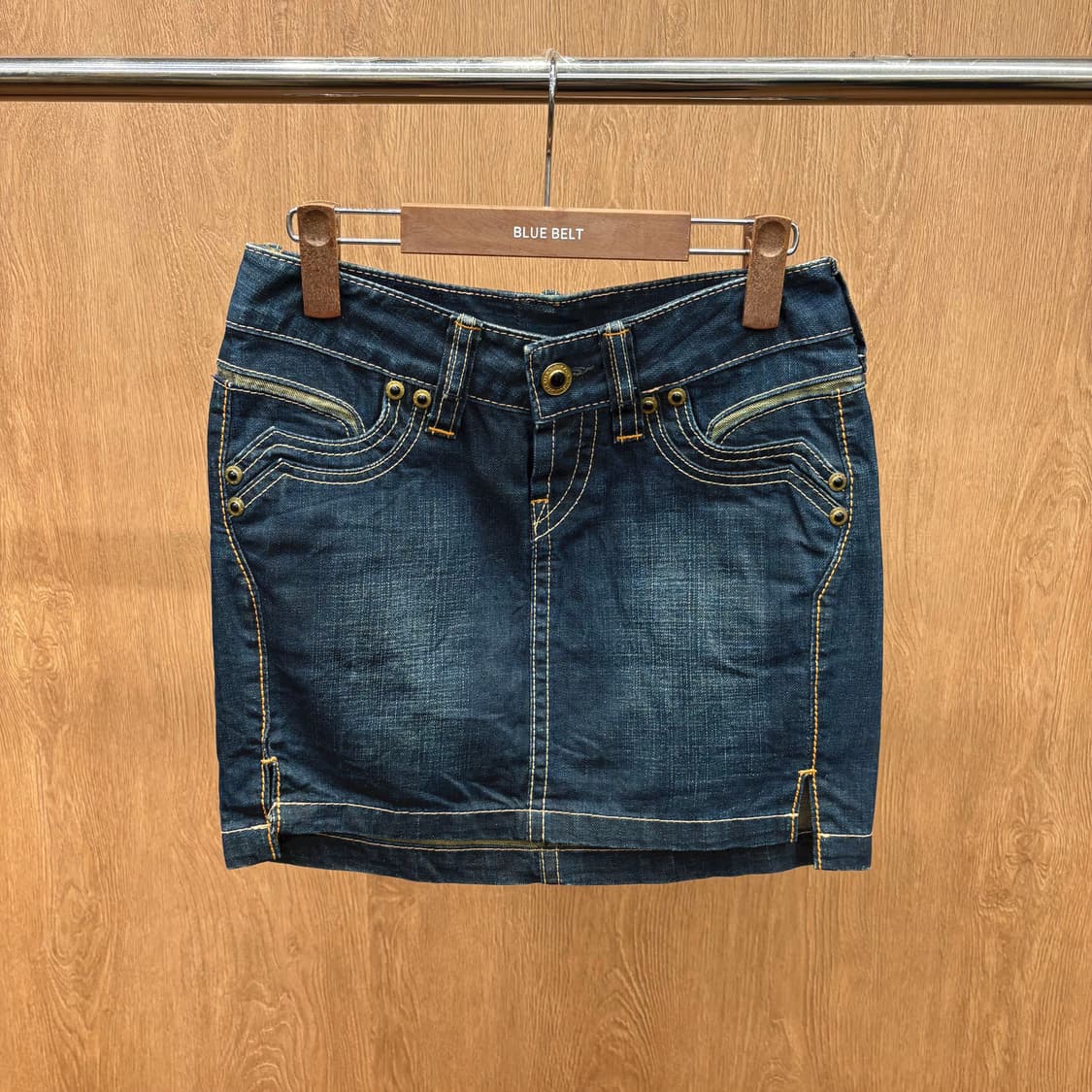 리바이스 데님 미니 스커트 더블 스티치 레드 탭 가죽 패치 디테일 진청 상품이미지2