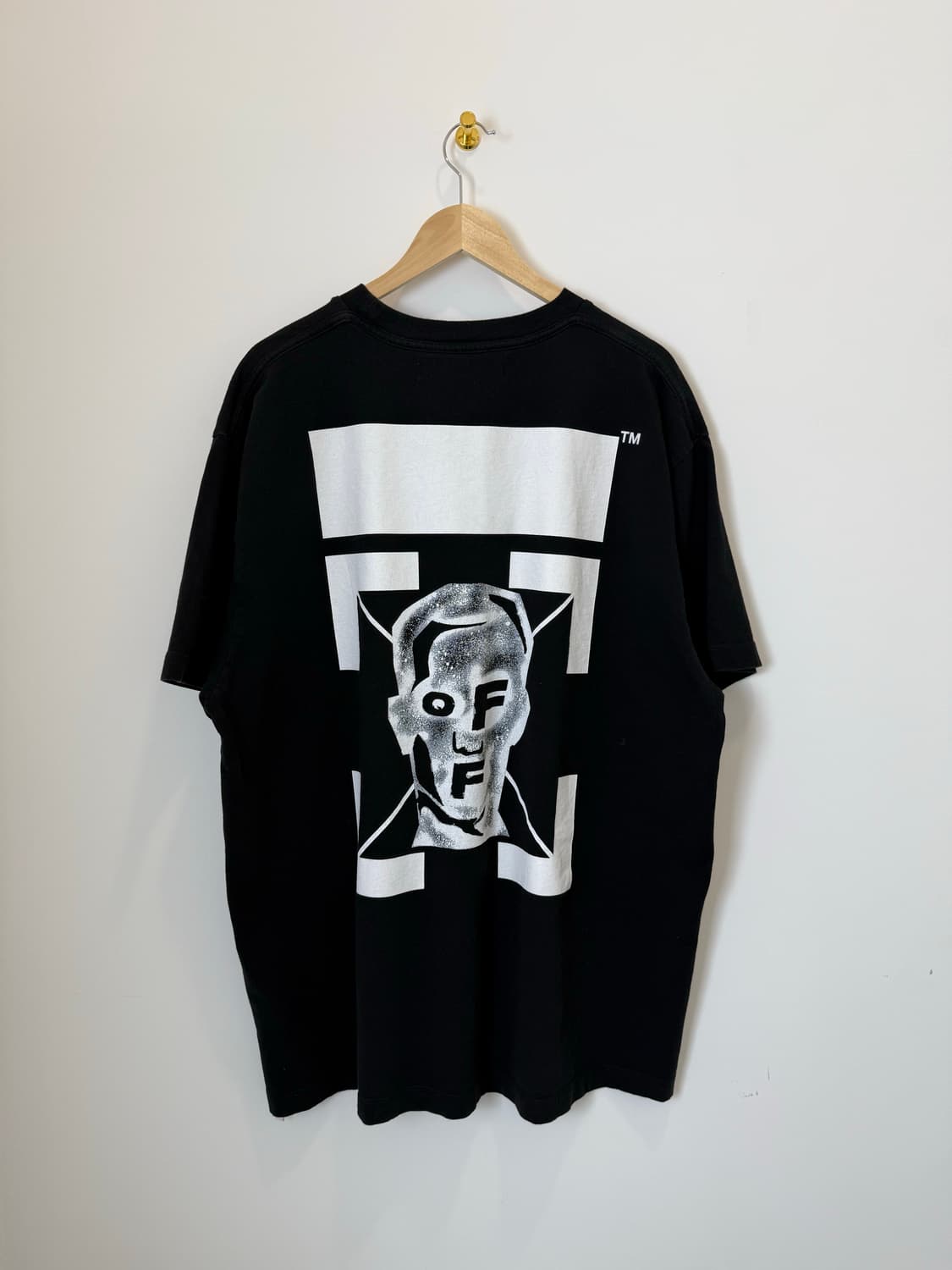 오프화이트 백프린팅 반팔티 블랙 상품이미지1