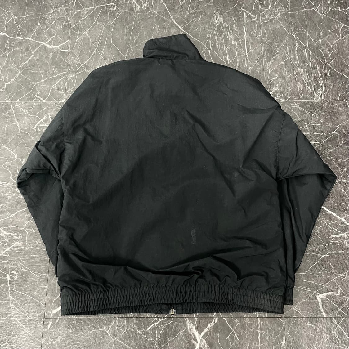 여성용 아디다스 삼선 블랙 소매로고 나일론 바람막이  상품이미지2