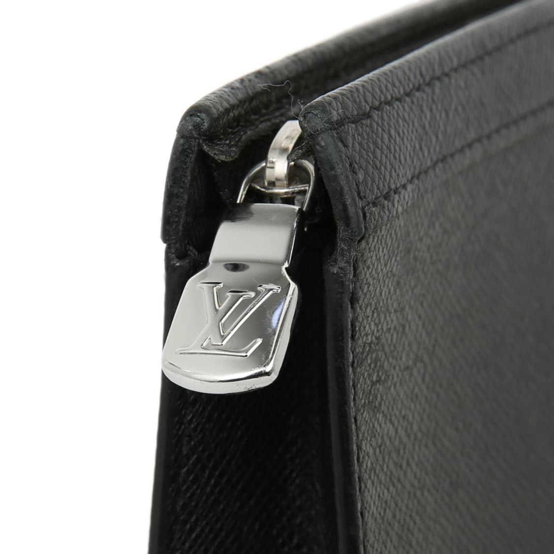 루이비통 타이가 포쉐트 보야주 MM 클러치 토일레트 M30450 상품이미지9