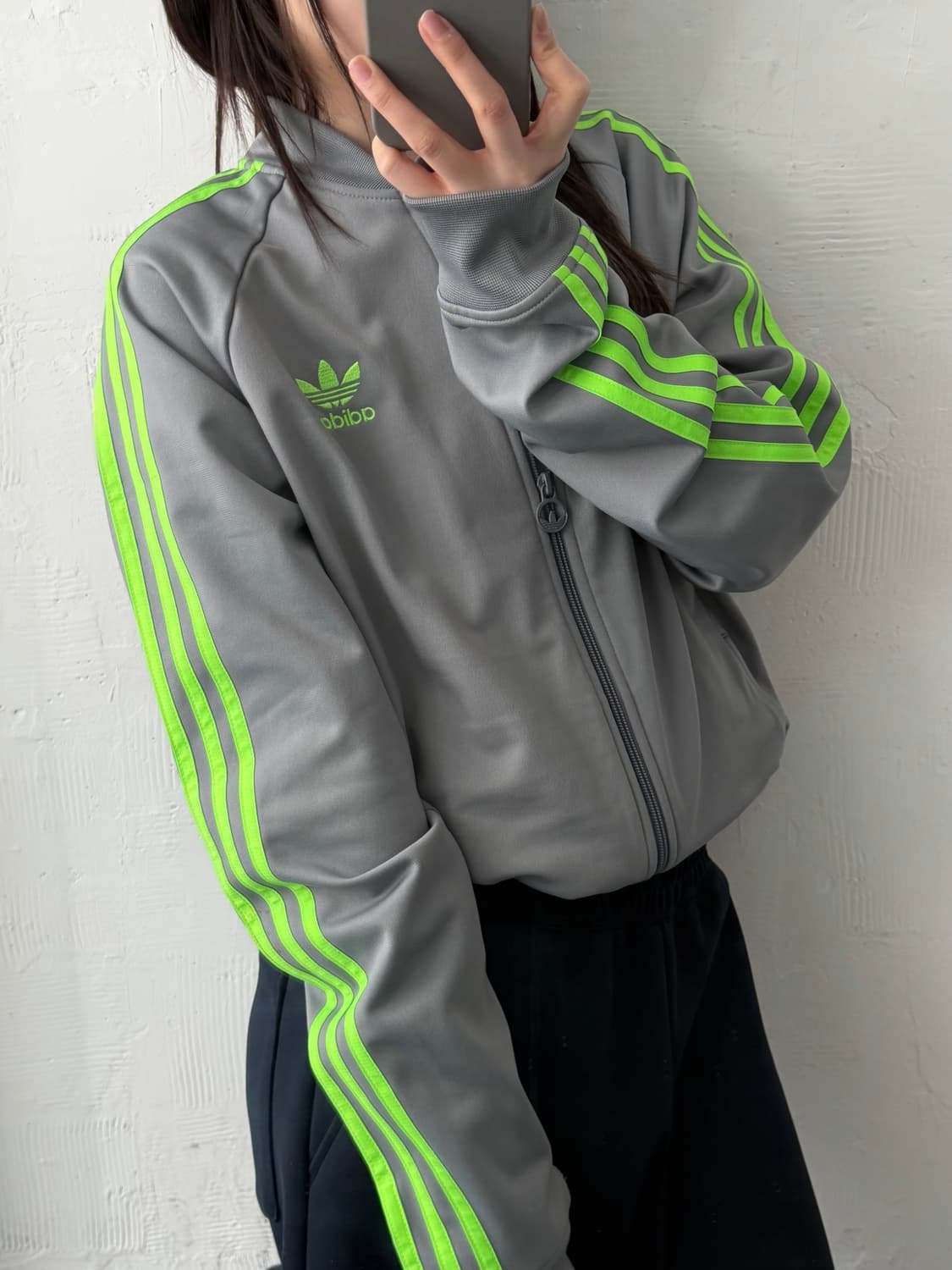 Adidas 아디다스 슈퍼스타 그레이-네온그린 컬러 트랙탑 상품이미지1