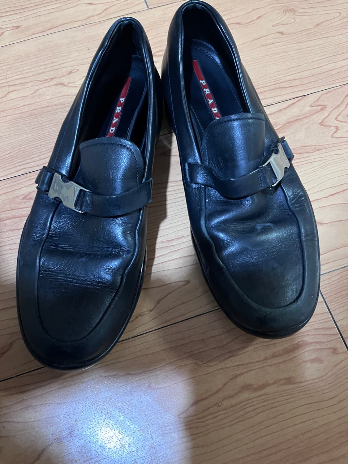 [275] prada sports buckle loafers 상품이미지2