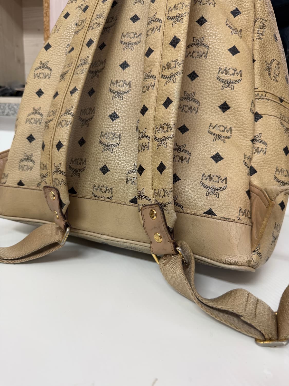 정품) MCM 베이지 비세토스 백팩  상품이미지6
