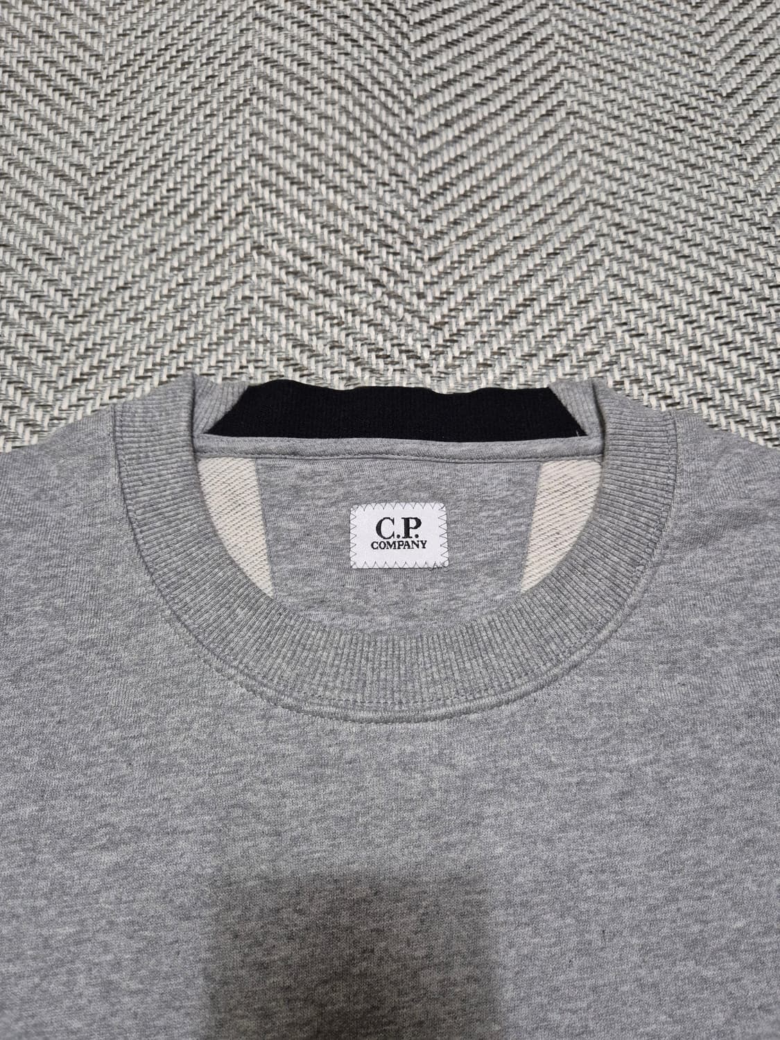 새상품급 CP컴퍼니 맨투맨 105-110 XL-XXL 그레이 상품이미지3