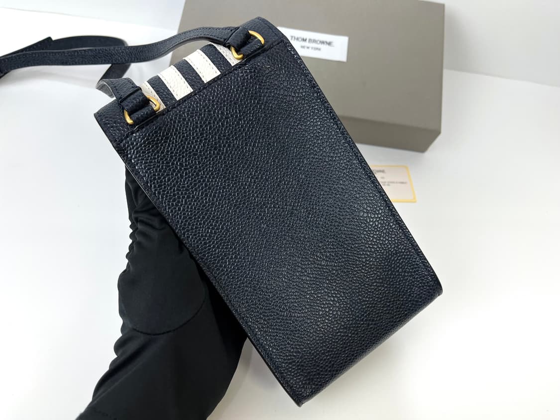 톰브라운 사선 스프라이트 폰 홀더 미니백 상품이미지10