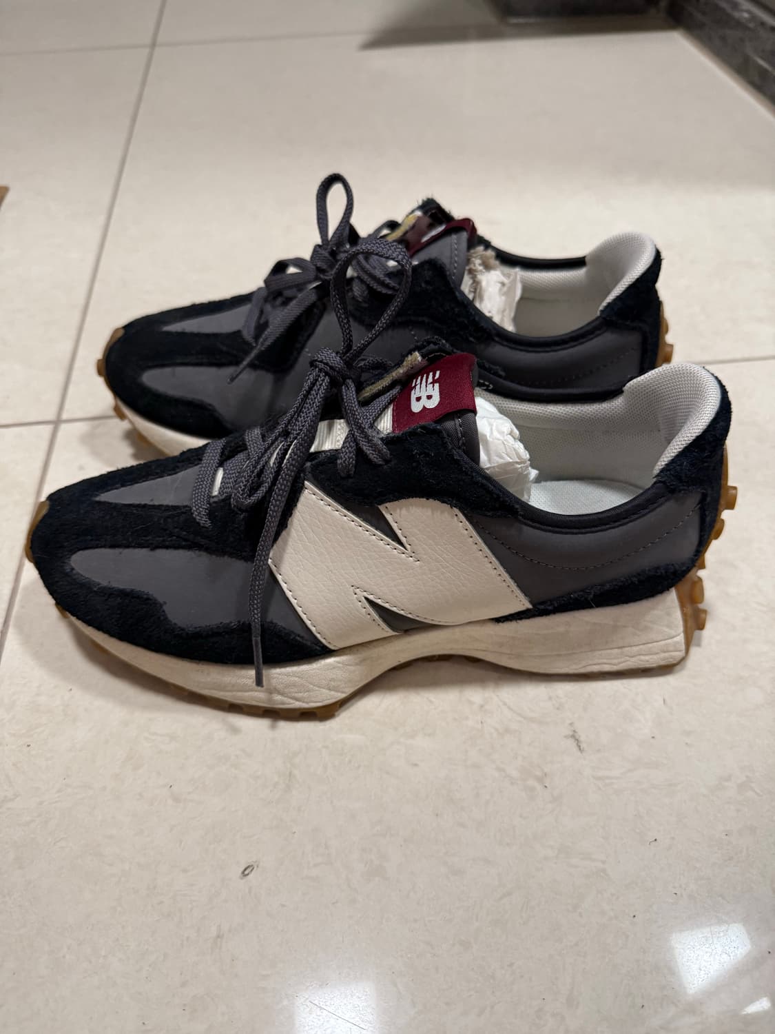 뉴발란스 327 블랙 문빔 245mm 상품이미지4