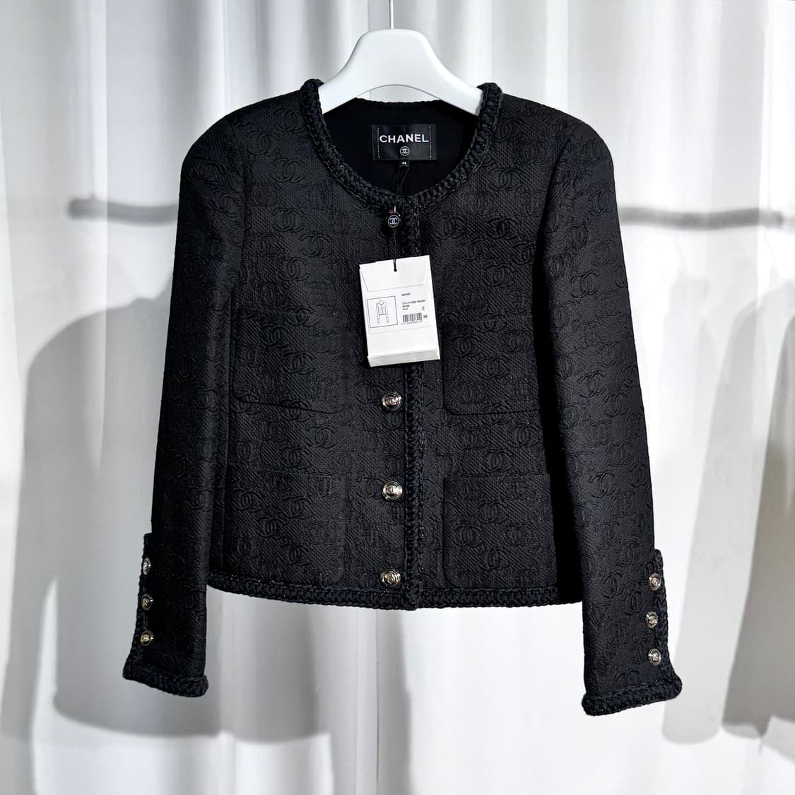 [36/한정판] 샤넬 21A CC로고 자카드 트위드 금장버튼 여성자켓 상품이미지1