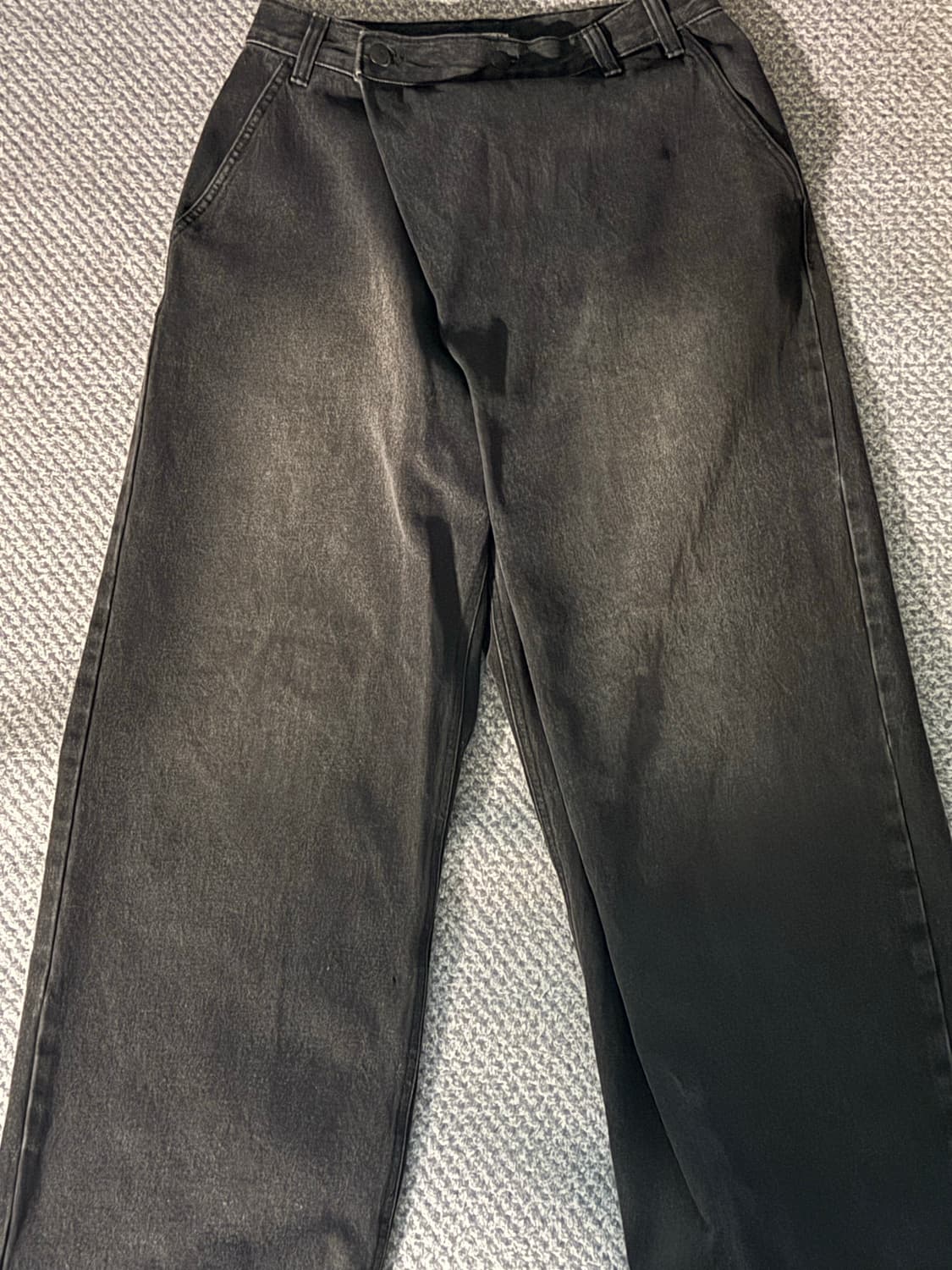 해칭룸 블랙 진 3(M)사이즈 판매합니다 상품이미지3