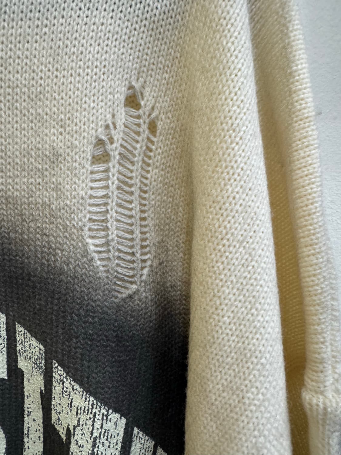 뱀파이어위켄드 빈티지 워싱 니트 / 그런지 디스트로이드 유니버시티 니트 상품이미지5