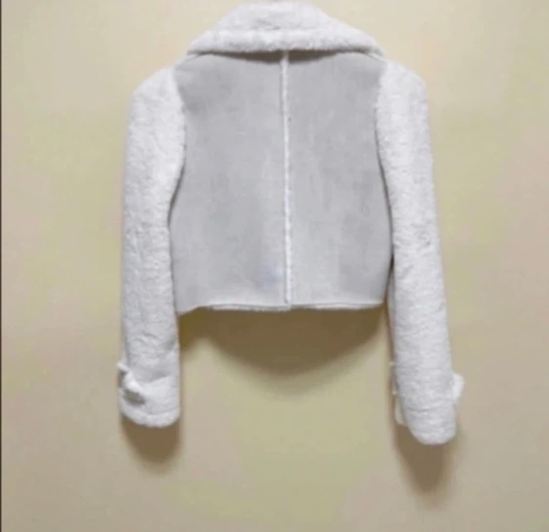 [새제품/택있음] 아이보리 무스탕 자켓 FS 상품이미지2