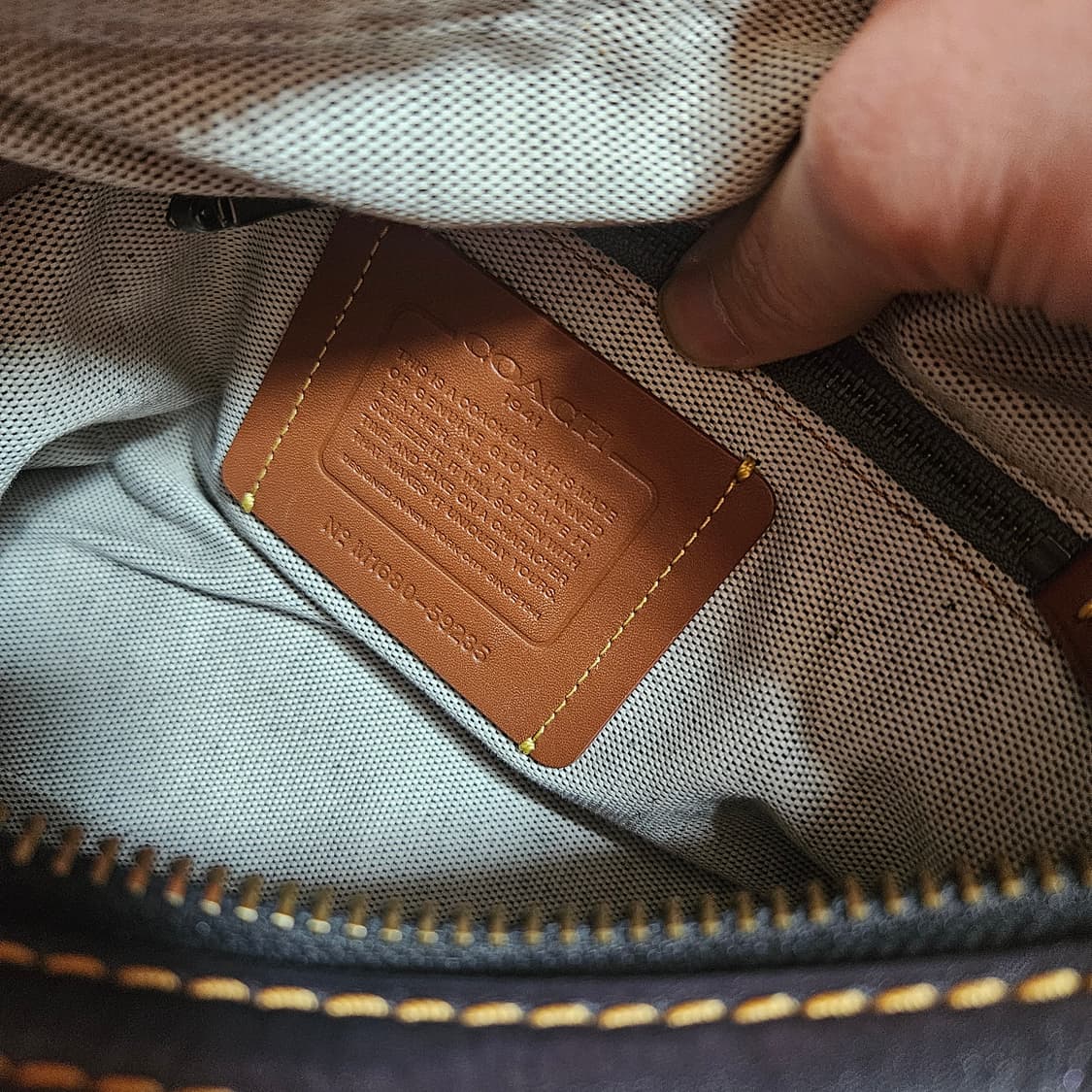 코치(Coach) 로그25 패블레더 위드 컬러블럭 스네이크 토트백 상품이미지9