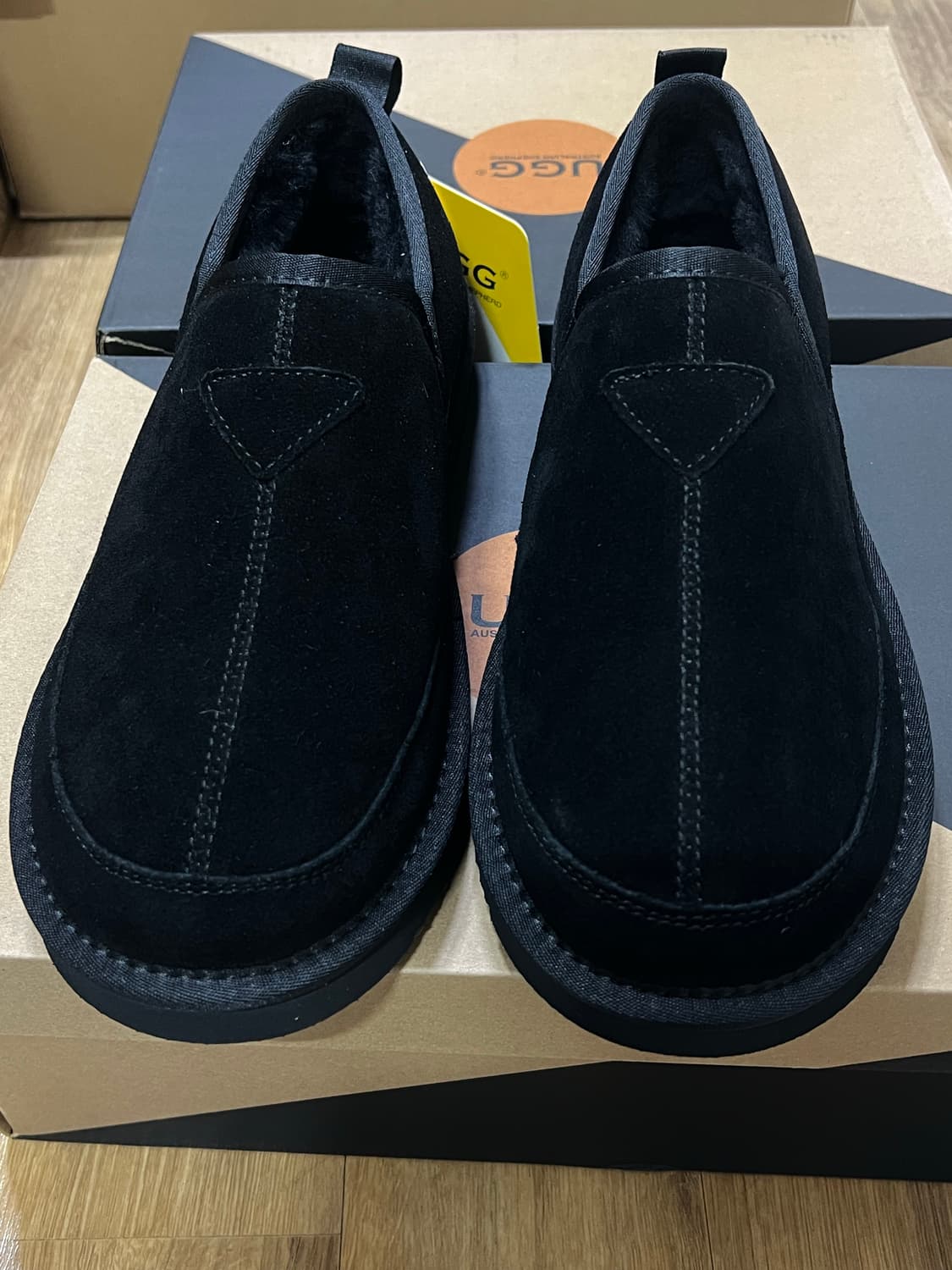 주우재 어그 슬립온 43사이즈 블랙 새상품 상품이미지2