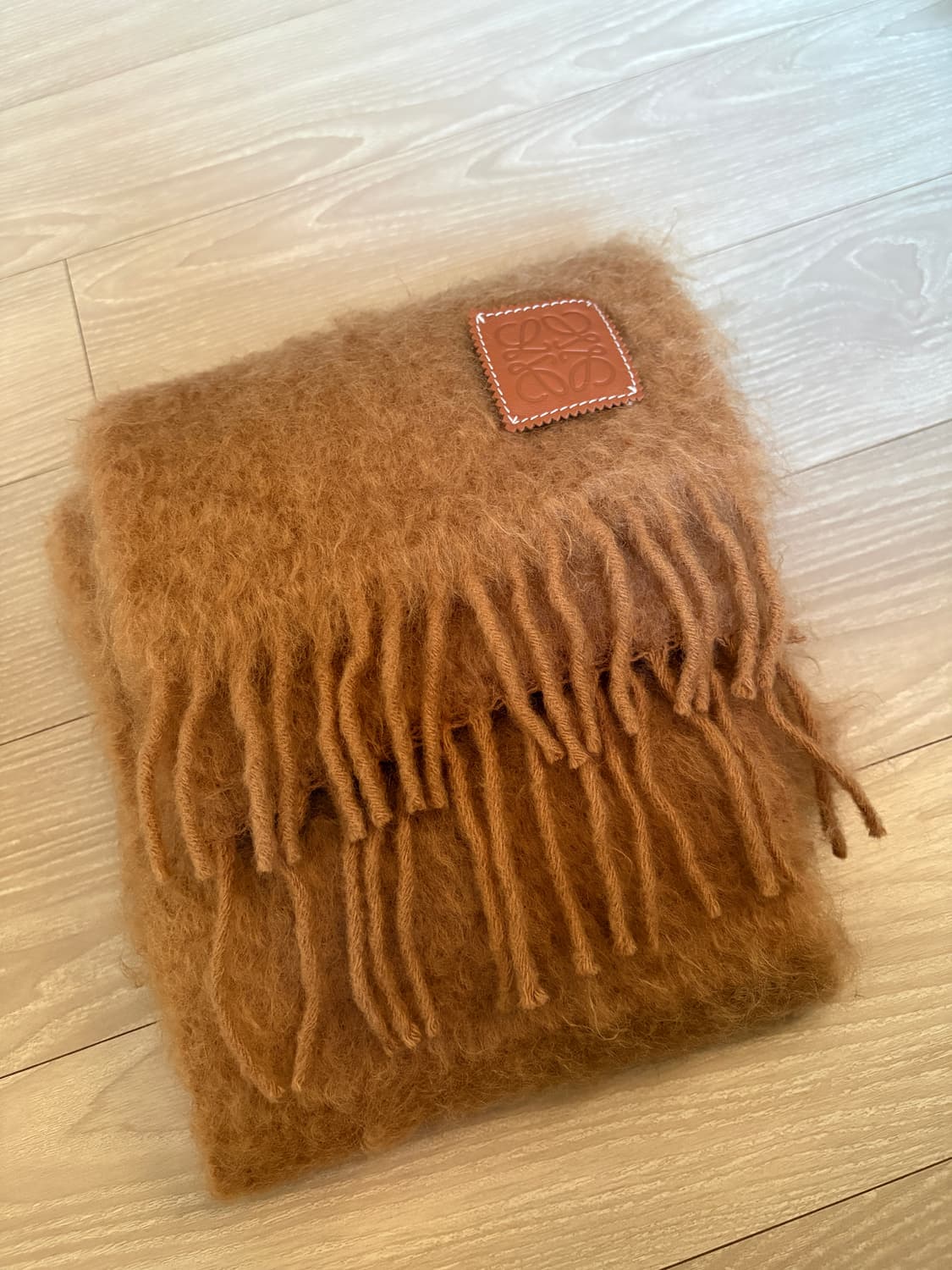 로에베 아나그램 울 모헤어 머플러 브라운  상품이미지3