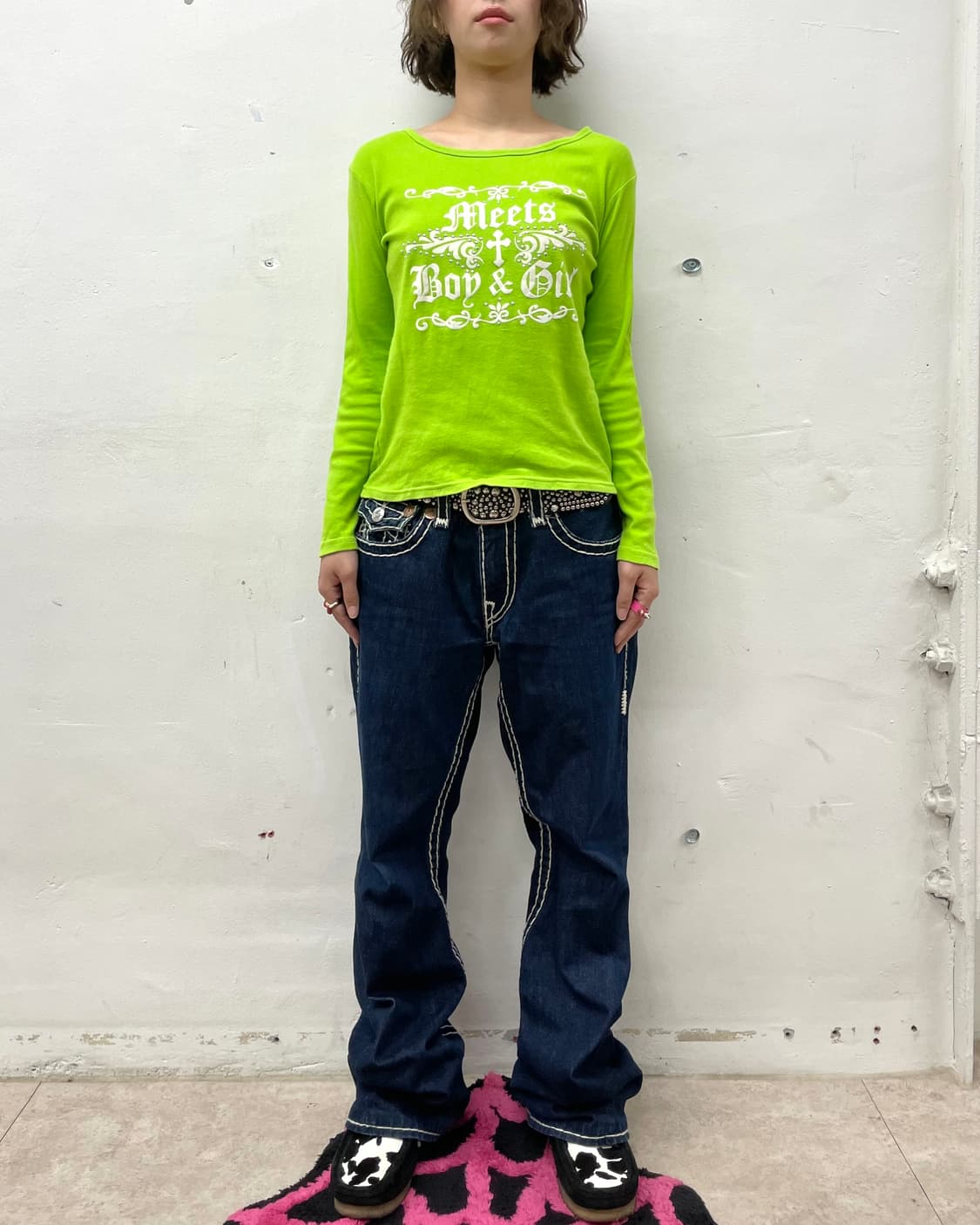 White lettering cubic green long-sleeve  상품이미지3